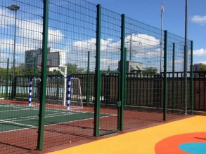 3D заборы для спортивной площадки 15 метров фото в Фосфоритном