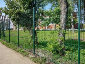 3D заборы для школы 90 метров фото в Фосфоритном